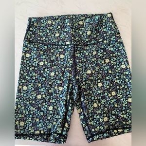 Senita Athletics Daisy Biker Shorts, Size M